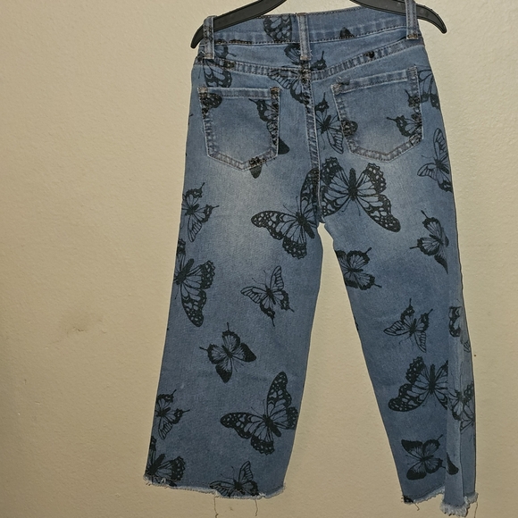 Blue Butterfly Print Cropped Jeans - Picture 9 of 9